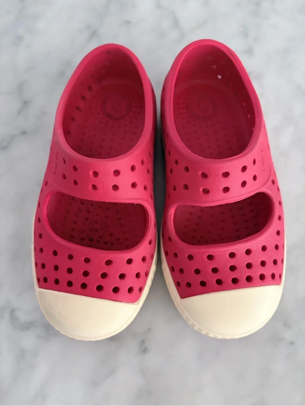 Native Juniper Girls Ruby Red Slip-On Water-Friendly Sneakers - 8